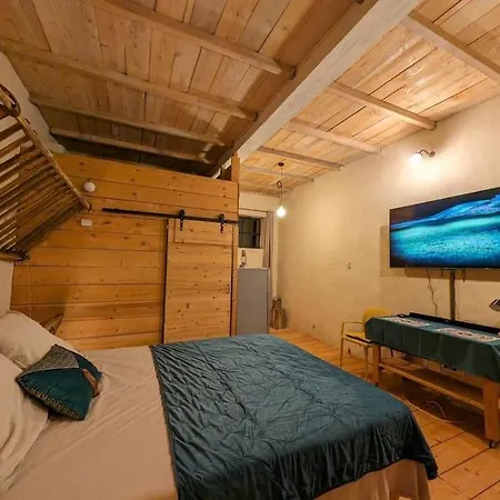 - Independant A Apartment *