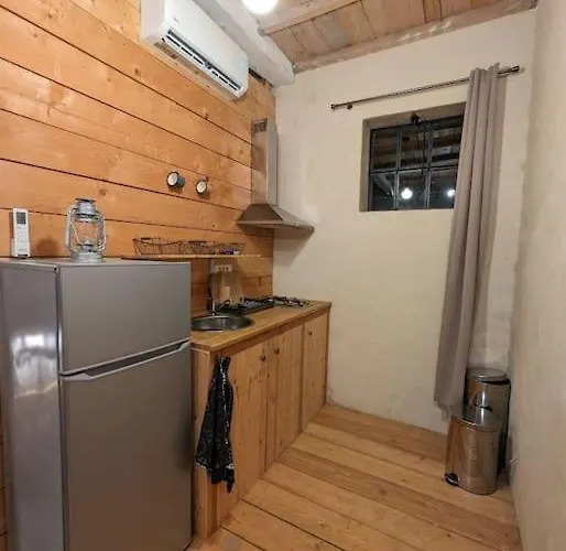 - Independant A Lägenhet *