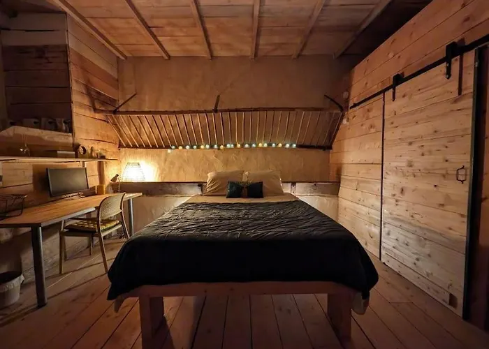 - Indépendant à Appartamento Pérouges