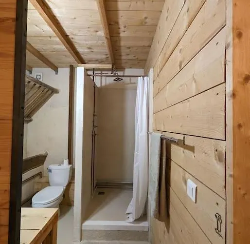 - Indépendant à Appartamento Pérouges