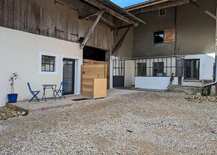 - Independant A Pérouges